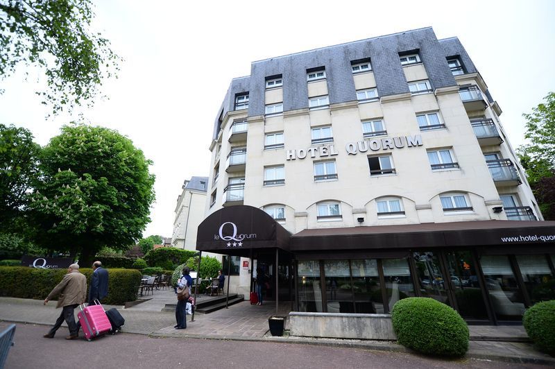 Hotel Quorum Saint-Cloud Exteriör bild
